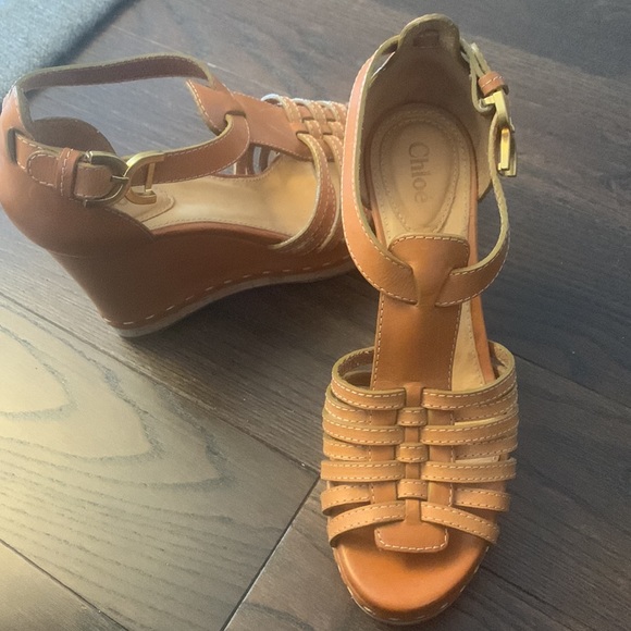 100% authentic Chloe wedges 37.5 fits like a 37 - Picture 7 of 10